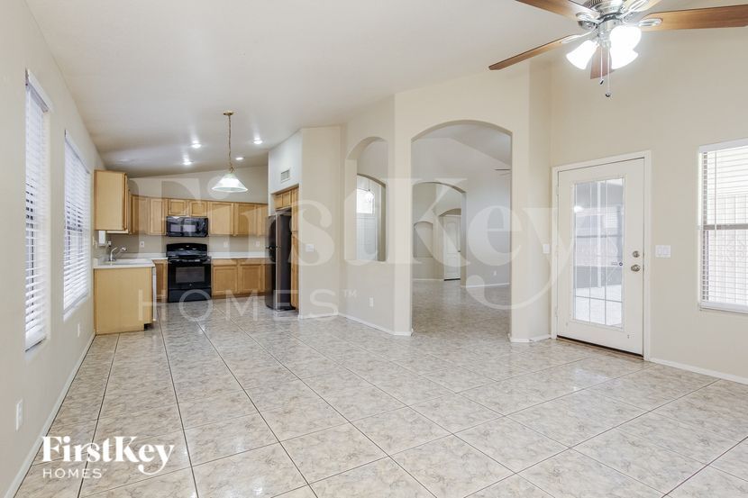 Building Photo - 2405 N 128th Dr