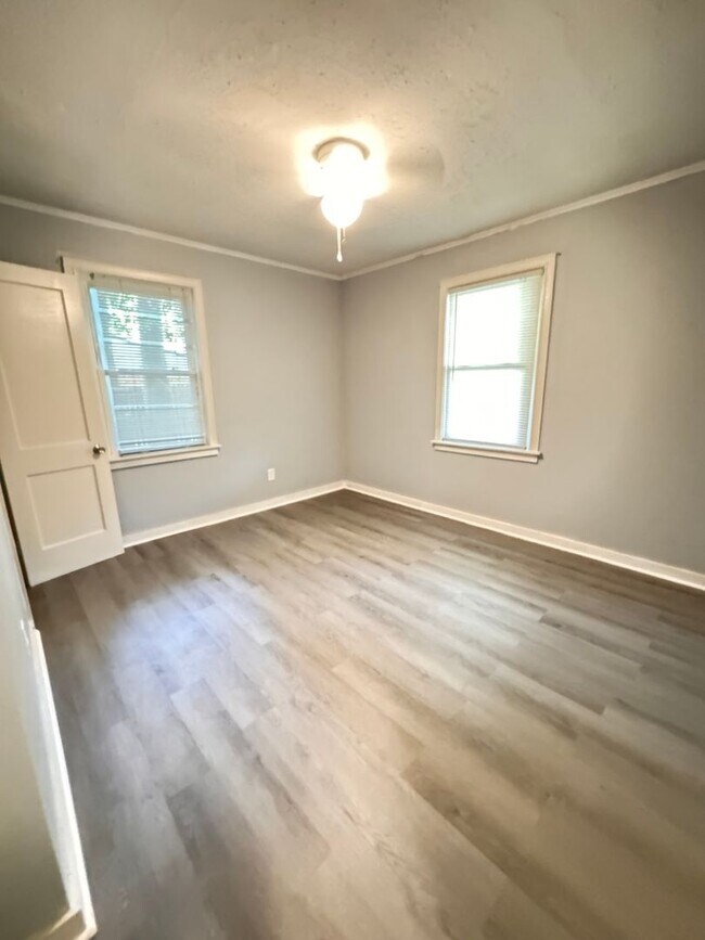 Building Photo - 307 Clairborne Ave