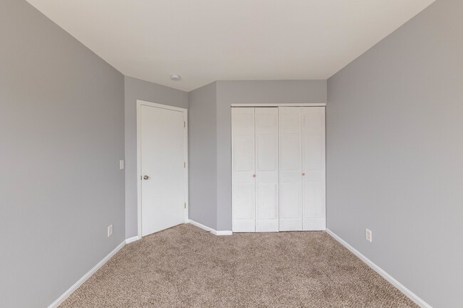 Building Photo - 438 Rachel Cir
