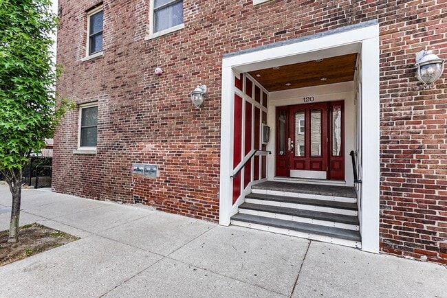 Building Photo - 120 W Seventh St