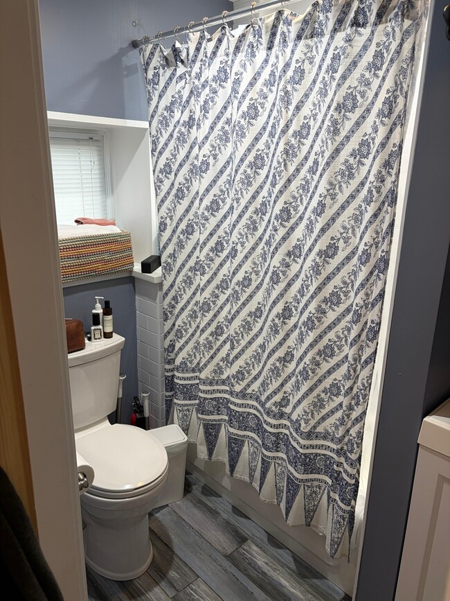 Building Photo - 52 Bolton St