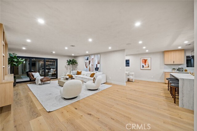 Building Photo - 5157 Woodley Ave