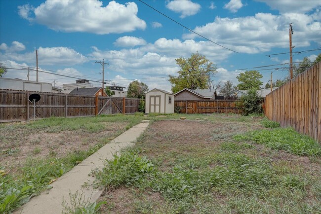 Building Photo - 2 Bedroom 1 Bathroom- Denver