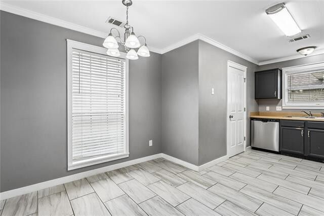 Building Photo - 57400 Oak Ave