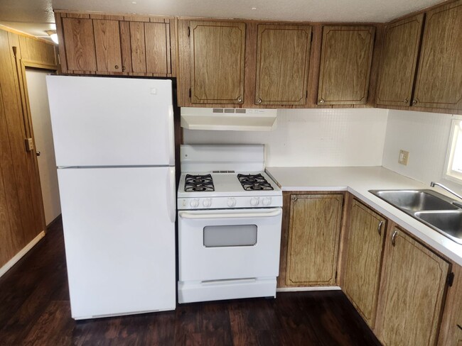 Building Photo - ***1 BD 1 BA Mobile Home Available in Namp...