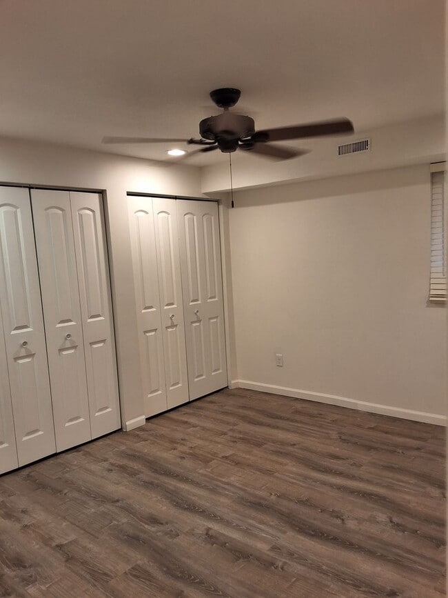 Building Photo - 3215 W Willow Knolls Dr