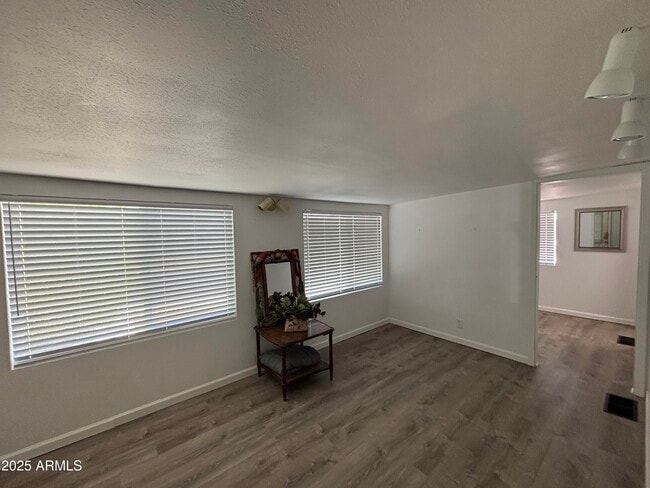Building Photo - 709 Mohave Way