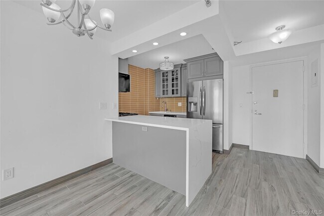 Building Photo - 4-74 48th Avenue Unit 25M