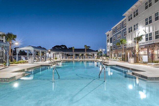 Building Photo - 918 Aventine Dr