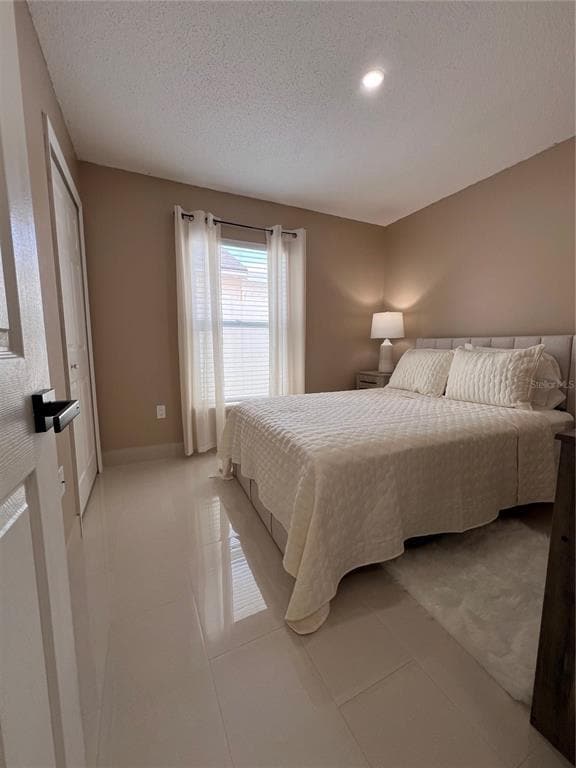 Building Photo - 30225 Double Dr