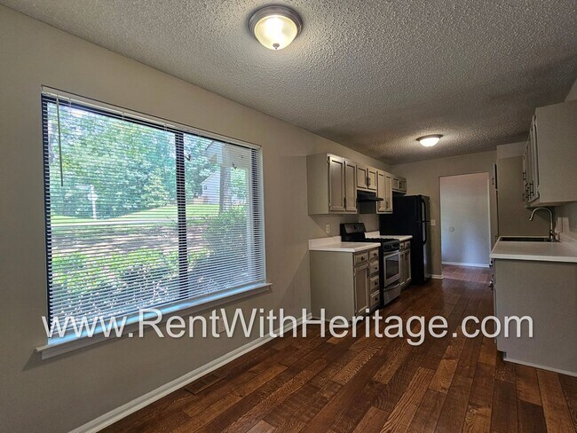 Building Photo - Gorgeous 4bd / 2.5 in Popular Arbor Statio...