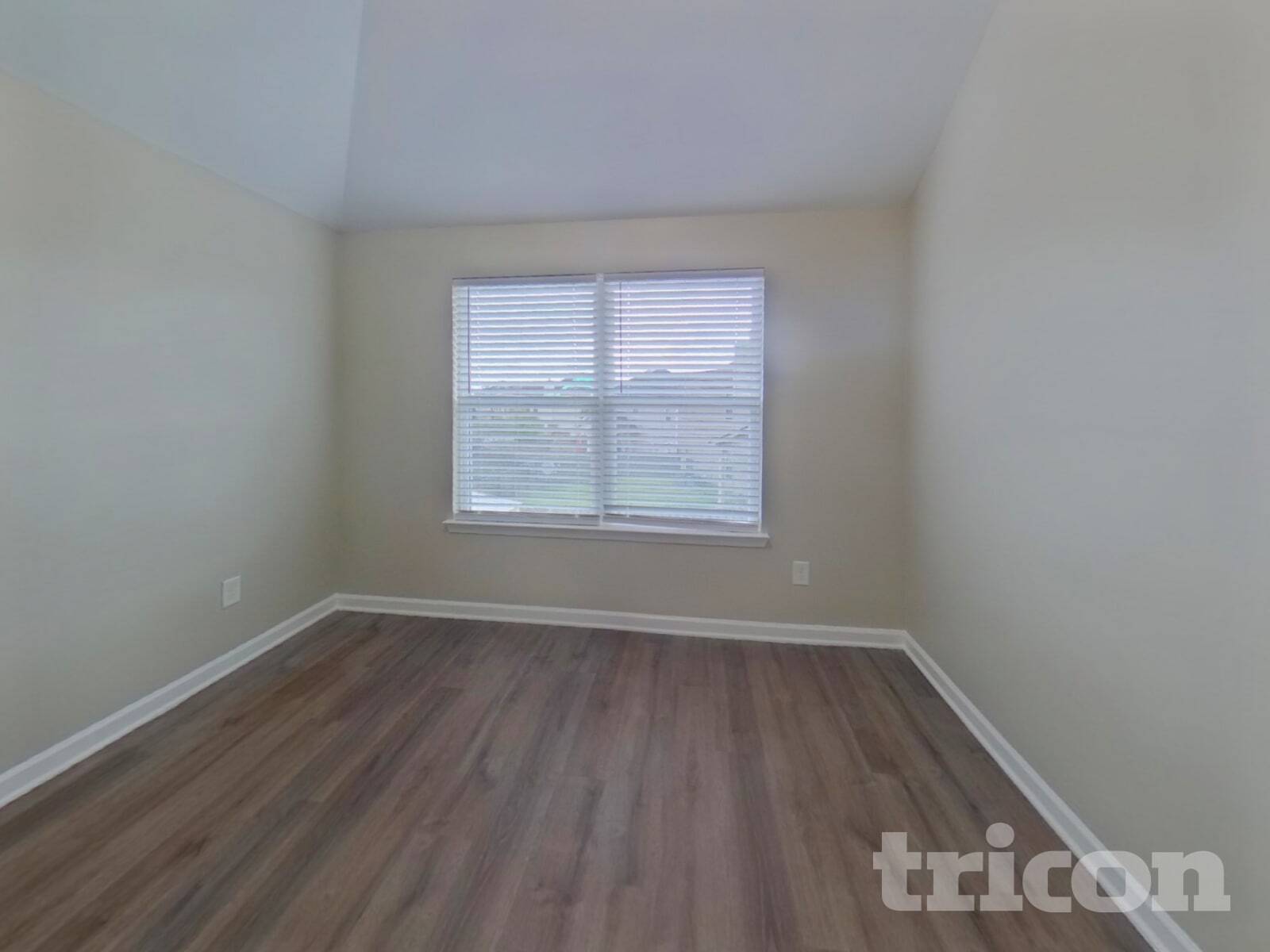 Building Photo - 2752 Huntcliff Dr