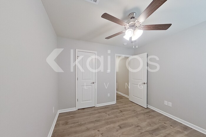 Building Photo - 130 Yardley Ct