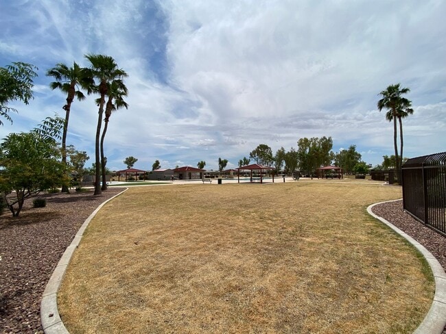 Building Photo - Exceptional 4BR/2BA Home in Magma Ranch! T...
