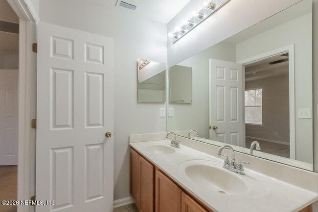 Building Photo - 2307 Sunset Bluff Dr