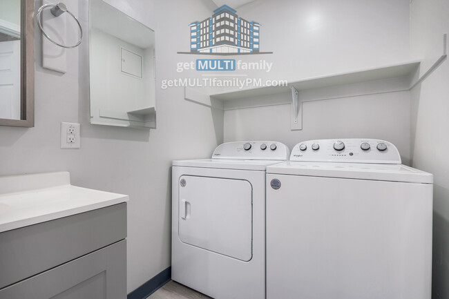 Building Photo - Modern 1-Bed 1-Bath Apartment Built in 2024