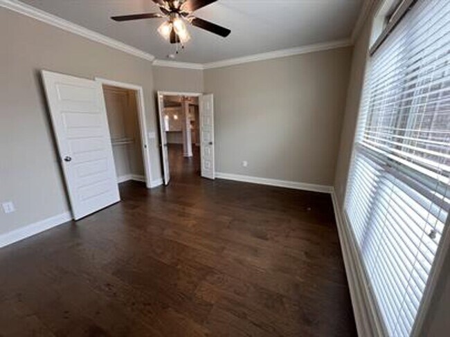 Building Photo - 7419 Flint Xing Cir SE