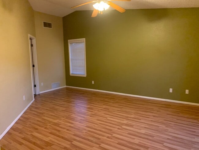 Building Photo - 2220 S Iris Dr