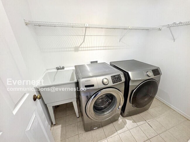 Building Photo - 2604 Sablewood Dr