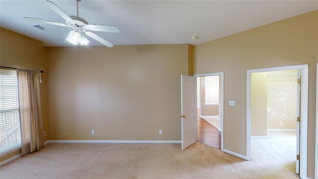 Building Photo - 615 Castle Brook Dr