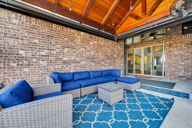 Building Photo - 12840 Platt Dr