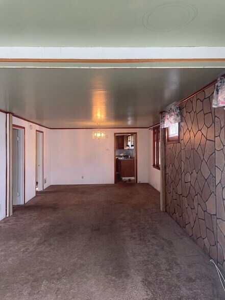 Building Photo - 320 Stockbridge Ave