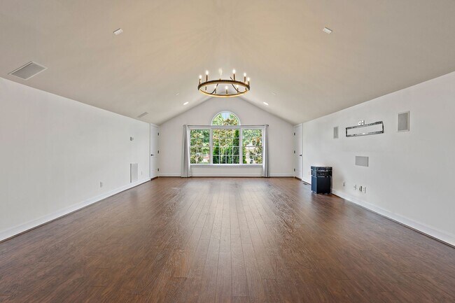 Building Photo - 298 Gillette Dr