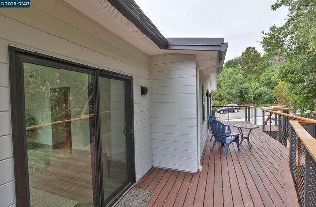 Building Photo - 946 Risa Rd