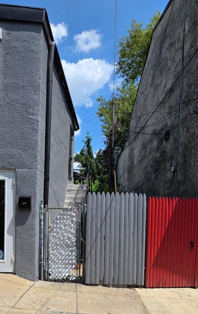 Building Photo - 4338 Cresson St