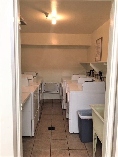 Building Photo - Winbury #104