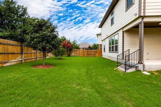 Building Photo - 14400 McCoy Lp