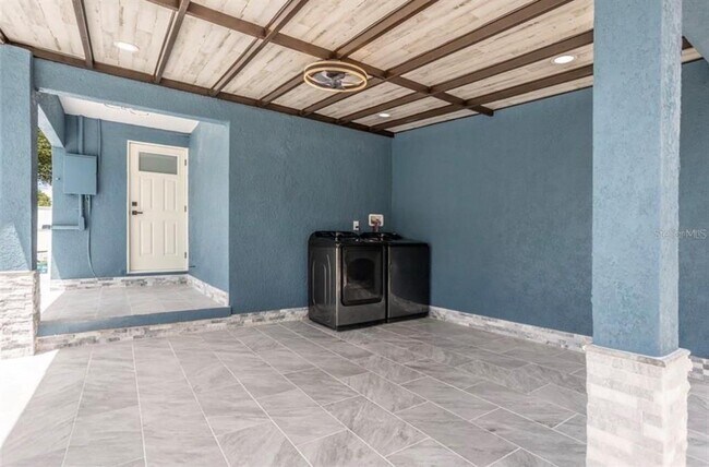 Building Photo - 8907 N Blvd