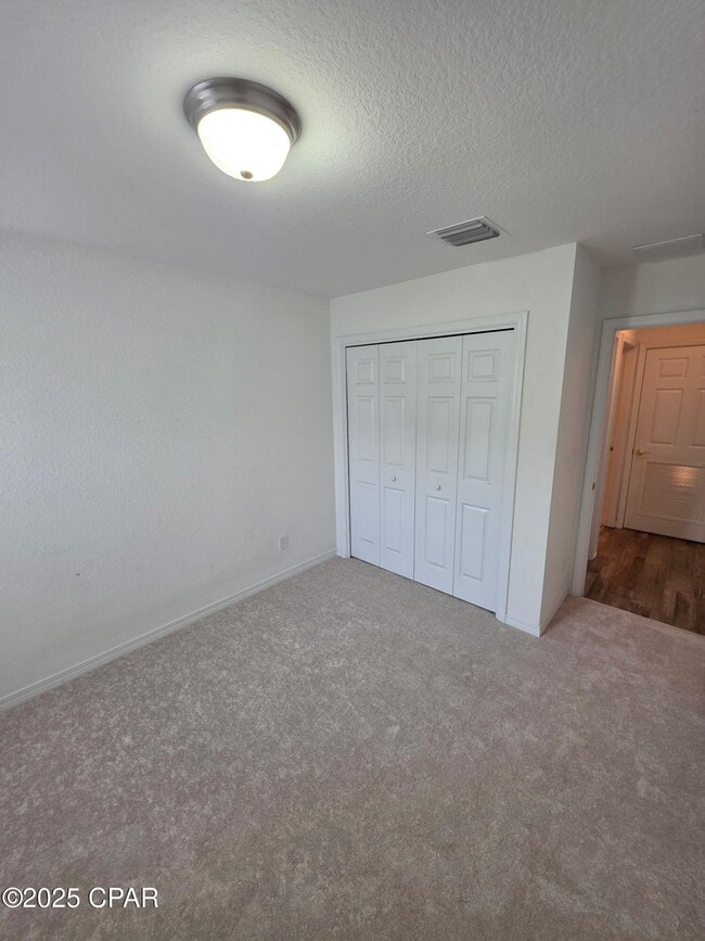 Building Photo - 3046 Meadow St
