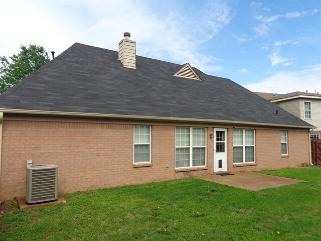 Building Photo - 5005 Wolfchase Farms Pky