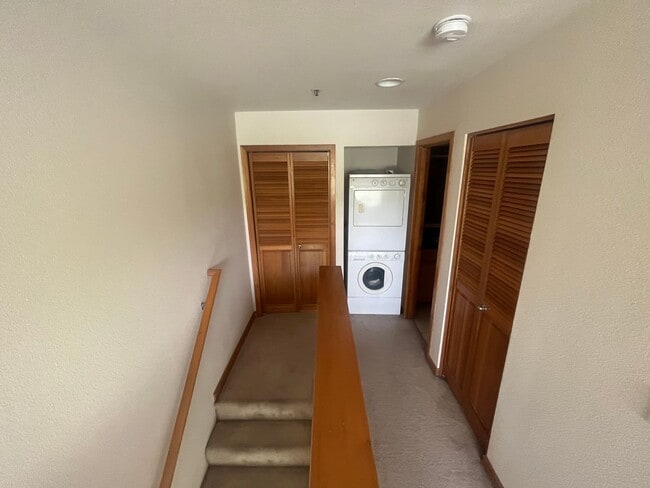 Building Photo - Stunning 3rd-Floor Condo at McCormick Pier...