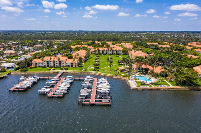 Building Photo - 160 Yacht Club Way