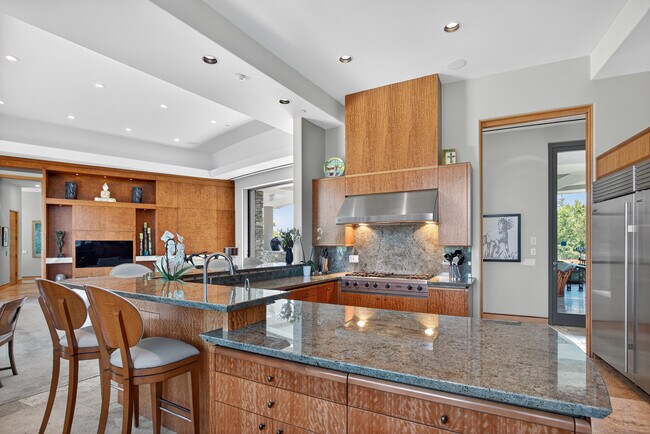 Building Photo - 17534 Los Morros