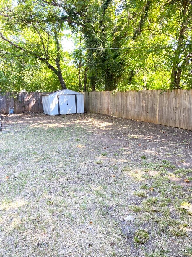 Building Photo - 3 BED 1.5 BATH NEAR OU MEDICAL CENTER