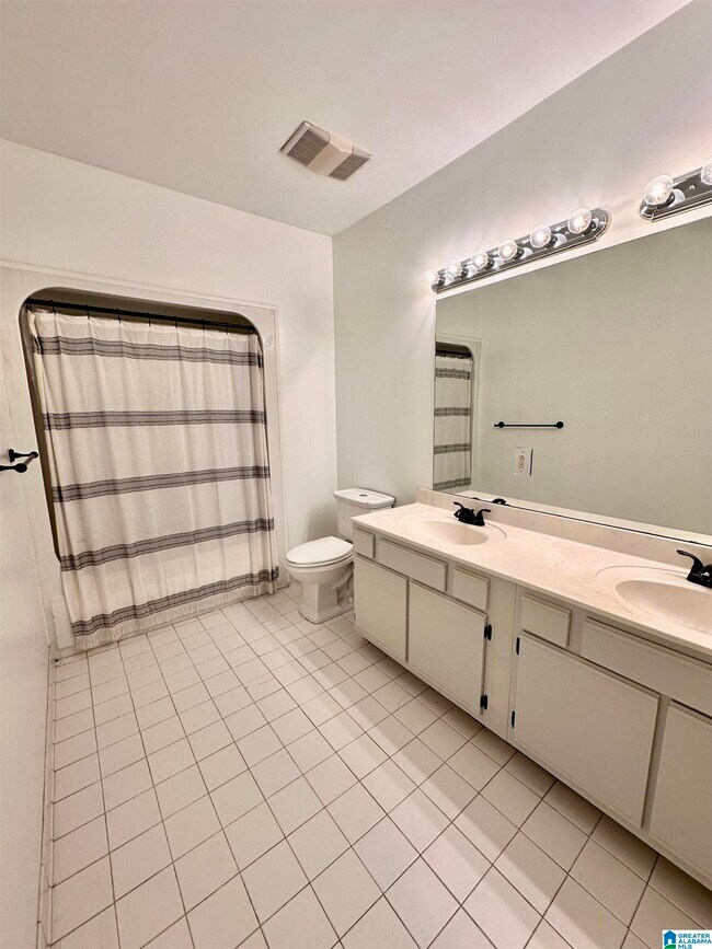 Building Photo - 2112 Morris Ave