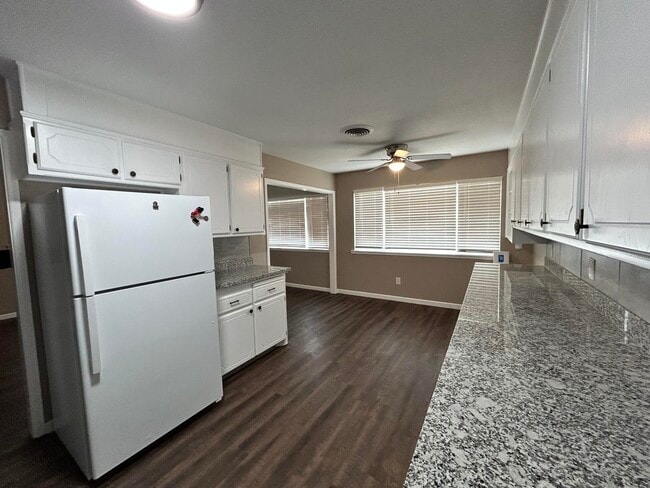 Building Photo - 2119 57th St