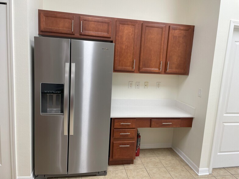 Kitchen Desk Area - 27325 Edenfield Dr
