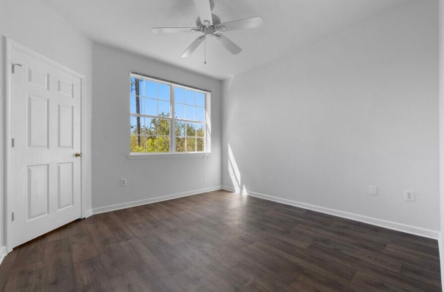 Building Photo - 405 S Villa San Marco Dr
