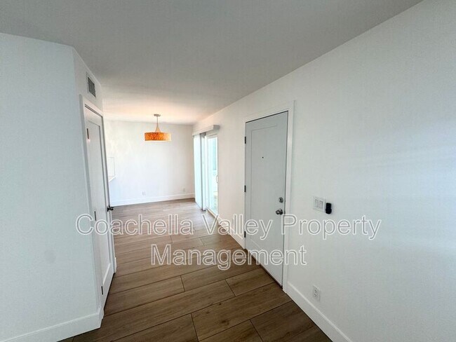 Building Photo - 73525 Shadow Mountain Dr
