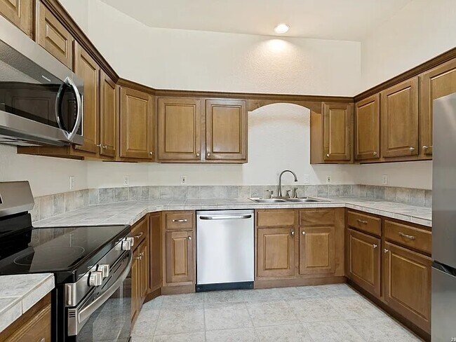 Building Photo - 1514 Mooreshill Dr