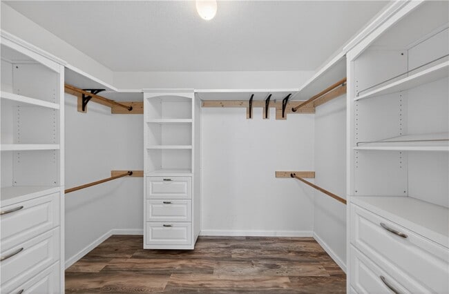 Building Photo - 903 Tyra Ln