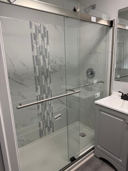 Building Photo - 3325 E Monument St