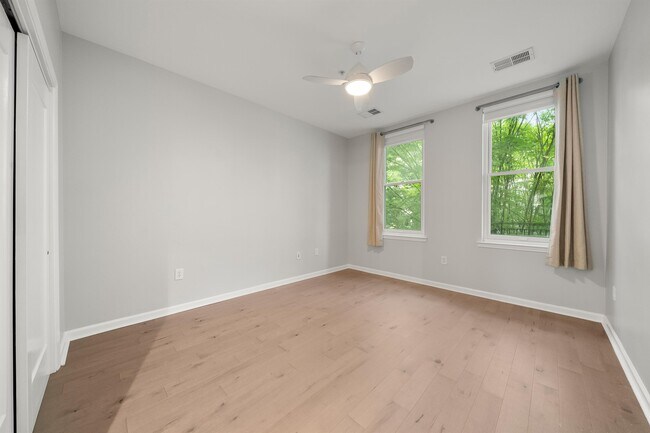 Building Photo - 1100 Adams St