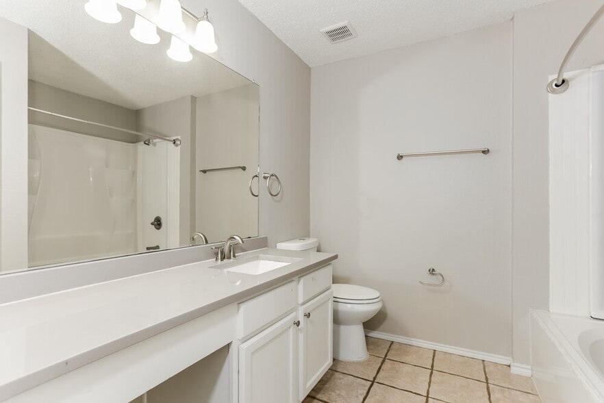 Building Photo - 249 Heritage Dr