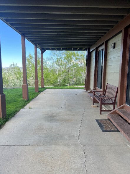 Building Photo - 31095 US-40