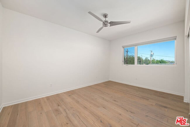 Building Photo - 2920 Rowena Ave